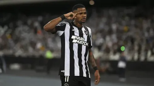 Júnior Santos tem atuação bastante criticada em empate sem gols do Botafogo na Libertadores