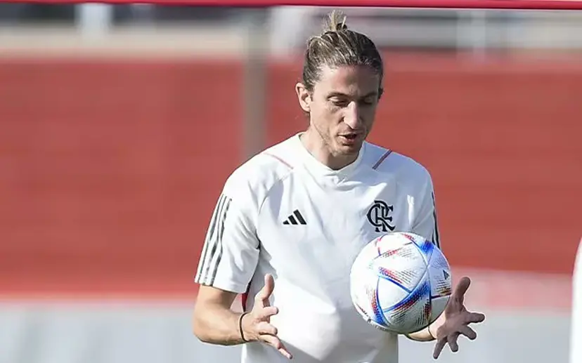 <div>Filipe Luís sofre com desfalques no Flamengo e atacante precisa jogar no sacrifício: 