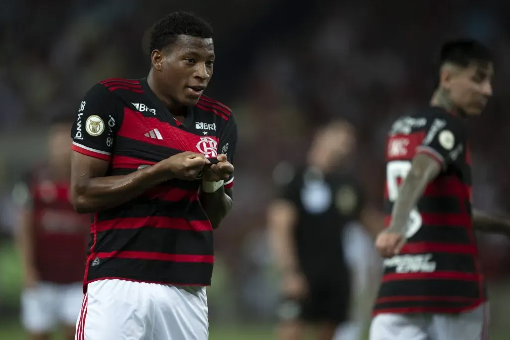 Gabigol pode ser barrado por Filipe Luís no Flamengo e ser substituído por Plata