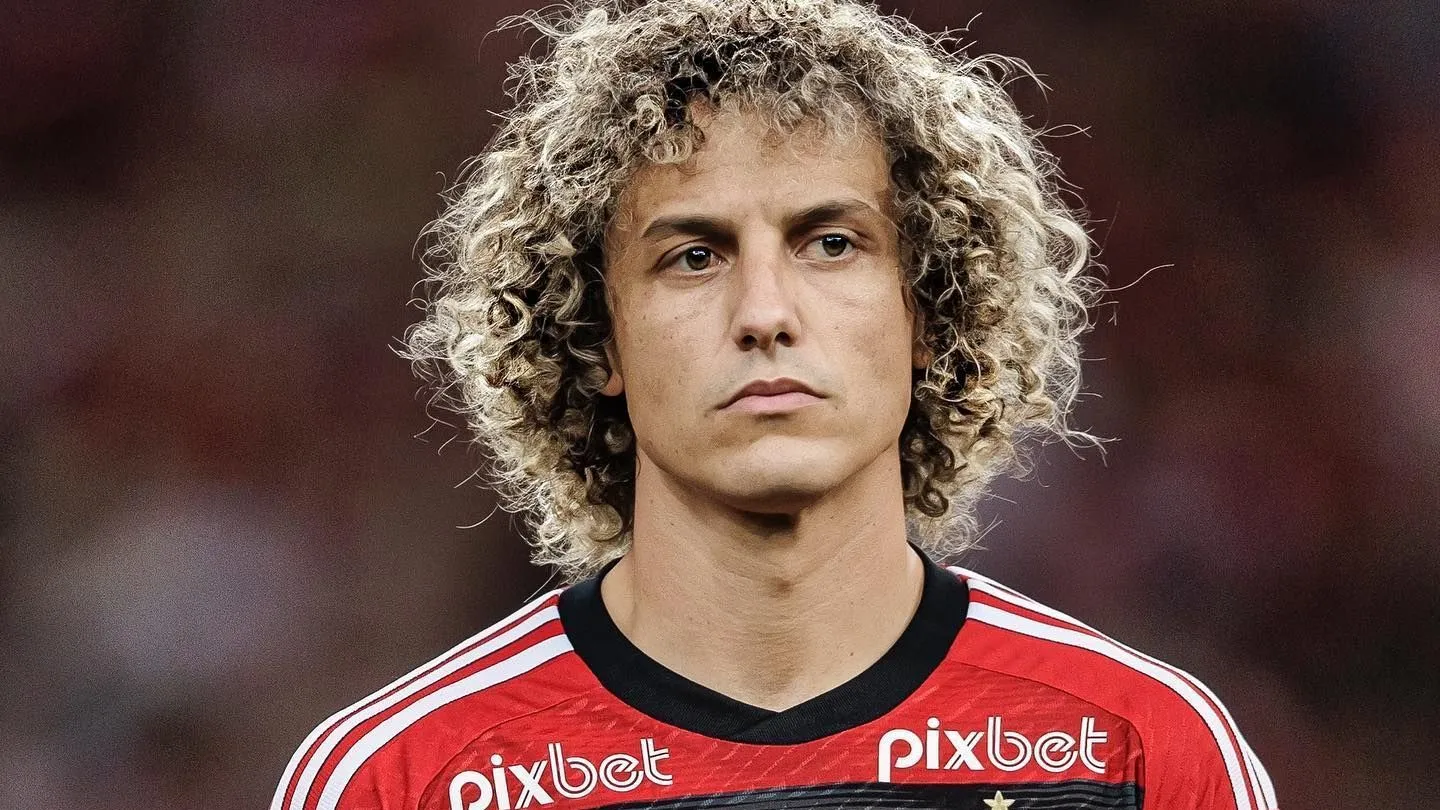 Filipe Luís quer permanência de David Luiz no Flamengo e frustra planos do Corinthians