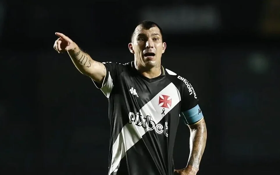 Gary Medel pode ser 1º reforço do Corinthians para 2025, crava site 